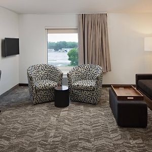 One Bedroom Queen Suite Two Queen Beds Sofa bed